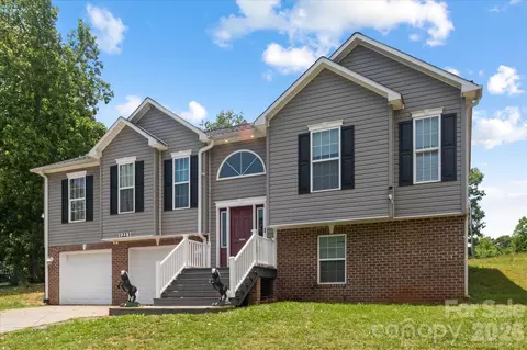 1223 Deer Park Rd, Nebo, NC 28761