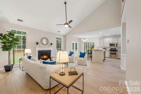 20307 Southshore Dr, Cornelius, NC 28031
