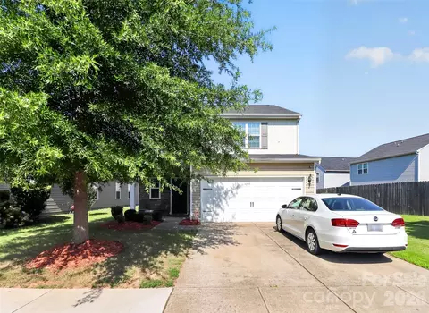 7803 Paper Birch Dr, Charlotte, NC 28215