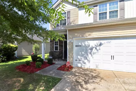7803 Paper Birch Dr, Charlotte, NC 28215