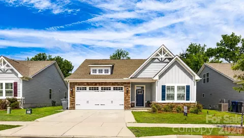 6412 Cambridge Dr, Harrisburg, NC 28075