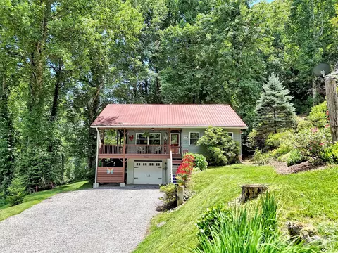 10 Bridle Dr, Maggie Valley, NC 28751