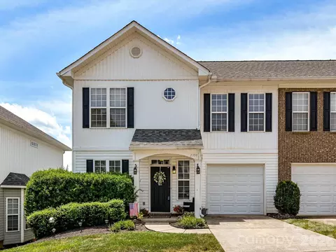2398 Woodridge Dr, Fort Mill, SC 29715