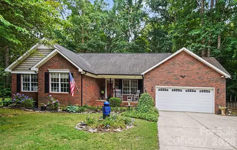 6007 Charlton Oaks Dr, Waxhaw, NC 28173