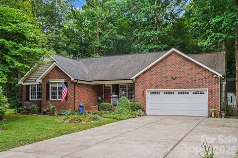 6007 Charlton Oaks Dr, Waxhaw, NC 28173