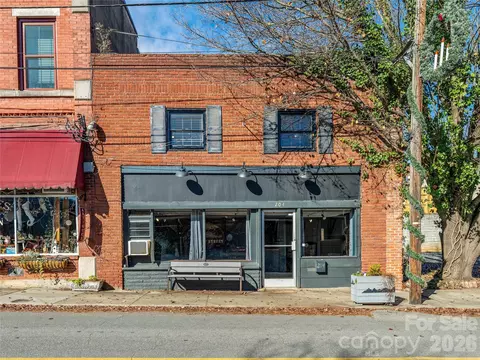 204 Sutton Ave, Black Mountain, NC 28711