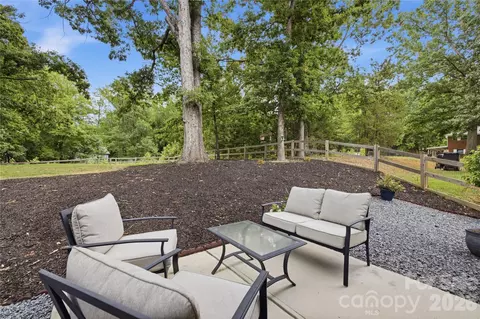 4432 Woodwind St, Charlotte, NC 28213