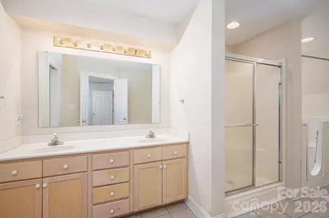 Bath - 112 Mooreland Ne Dr NE, Conover, NC 28613 photo 1 of 4