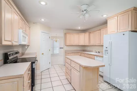 Kitchen - 112 Mooreland Ne Dr NE, Conover, NC 28613 photo 2 of 4