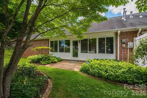 Exterior - 112 Mooreland Ne Dr NE, Conover, NC 28613 photo 7 of 9