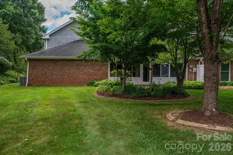 Exterior - 112 Mooreland Ne Dr NE, Conover, NC 28613 photo 3 of 9