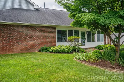 Exterior - 112 Mooreland Ne Dr NE, Conover, NC 28613 photo 4 of 9