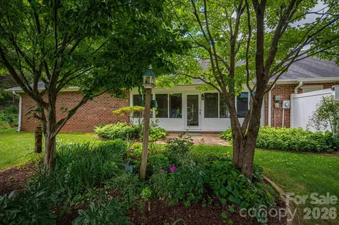 Exterior - 112 Mooreland Ne Dr NE, Conover, NC 28613 photo 2 of 9
