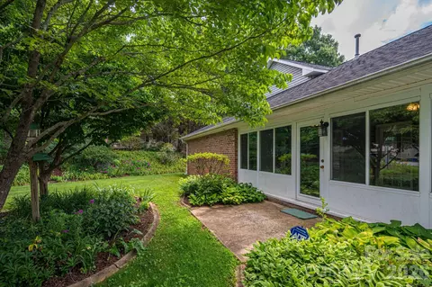 Exterior - 112 Mooreland Ne Dr NE, Conover, NC 28613 photo 5 of 9