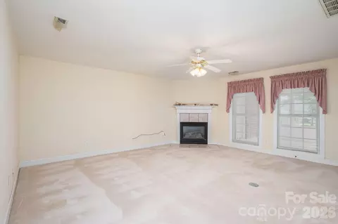 Living - 112 Mooreland Ne Dr NE, Conover, NC 28613 photo 3 of 3