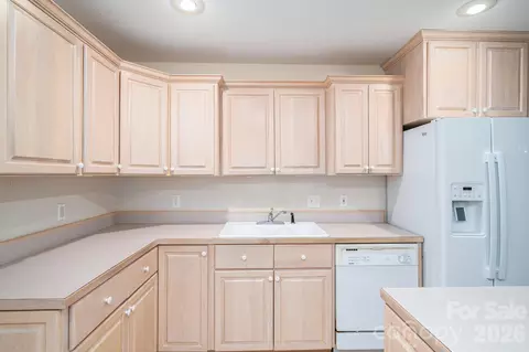 Kitchen - 112 Mooreland Ne Dr NE, Conover, NC 28613 photo 3 of 4
