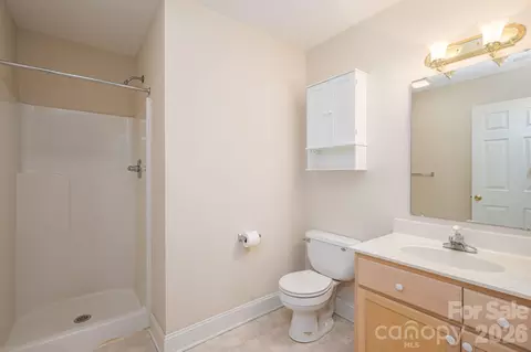Bath - 112 Mooreland Ne Dr NE, Conover, NC 28613 photo 4 of 4