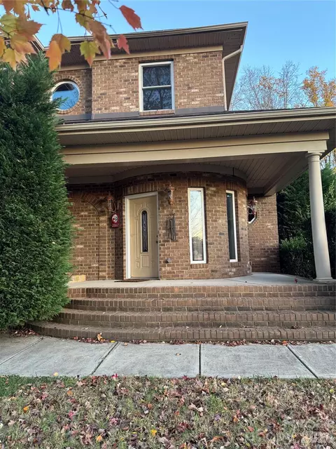 10130 Fairlea Dr, Charlotte, NC 28269