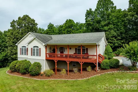1697 Windswept Rdg, Marshall, NC 28753
