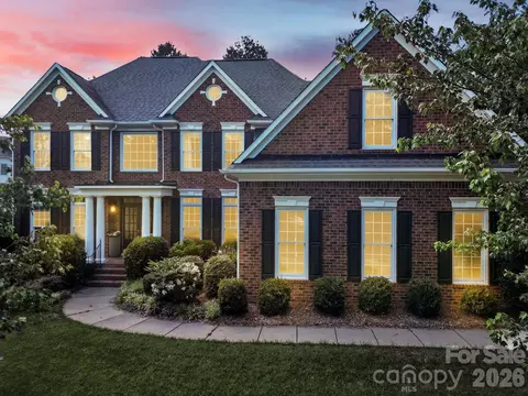 3401 Savannah Hills Dr, Matthews, NC 28105