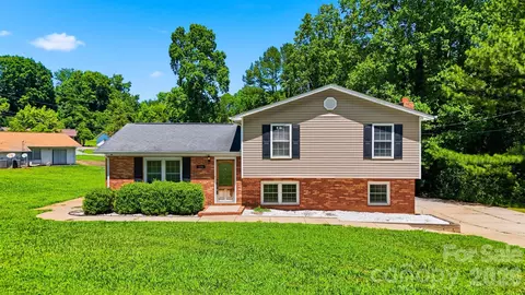 1401 Southwest Blvd, Newton, NC 28658
