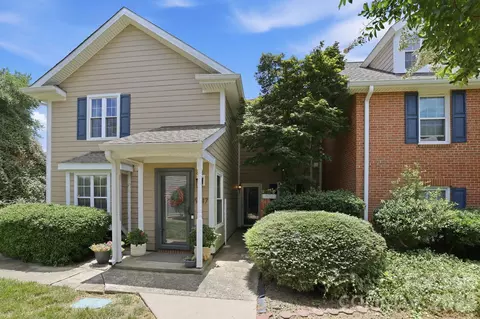 9319 S Vicksburg Park Ct, Charlotte, NC 28210