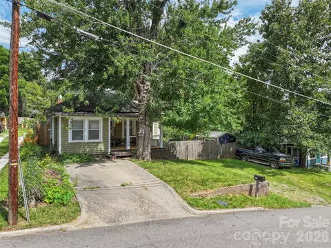 15 Craig Cir, Asheville, NC 28805
