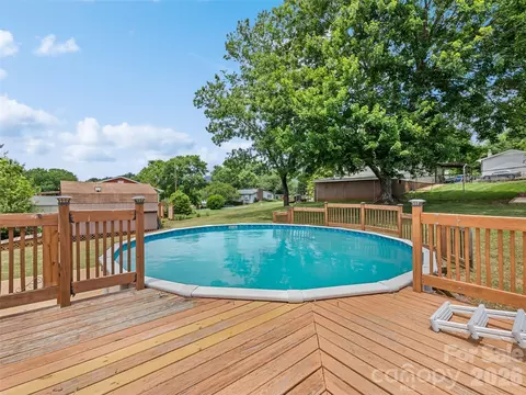Exterior - 111 Keith St, Clyde, NC 28721 photo 3 of 4