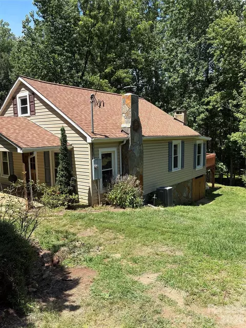 125 Lane St, Morganton, NC 28655
