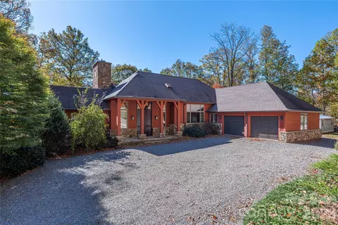 98 Flat Creek Rd, Fairview, NC 28730