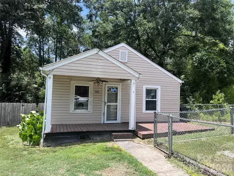 409 S Maple St, Dallas, NC 28034
