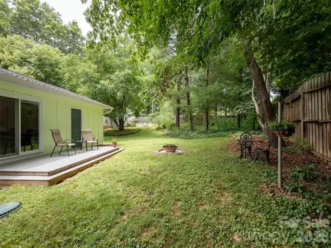 Exterior - 14 Fox Run Pl, Fairview, NC 28730 photo 3 of 5