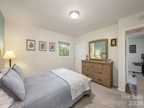 Bedroom - 14 Fox Run Pl, Fairview, NC 28730 photo 2 of 4
