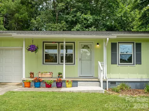 Exterior - 14 Fox Run Pl, Fairview, NC 28730 photo 1 of 5