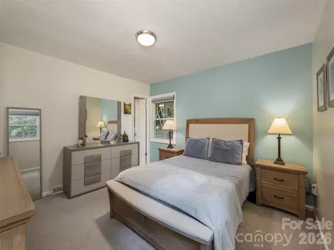 Bedroom - 14 Fox Run Pl, Fairview, NC 28730 photo 3 of 4