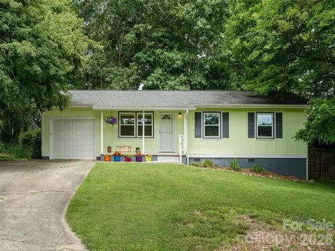 14 Fox Run Pl, Fairview, NC 28730