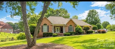2041 Fairways Dr, Cherryville, NC 28021