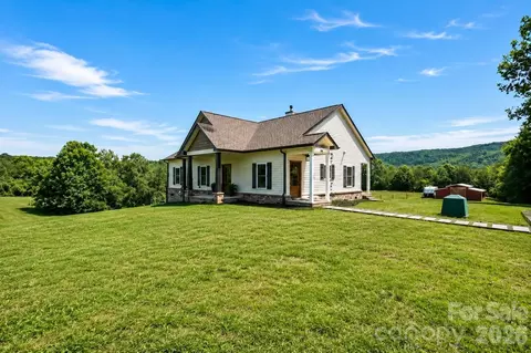 14 Daisy Ln, Taylorsville, NC 28681