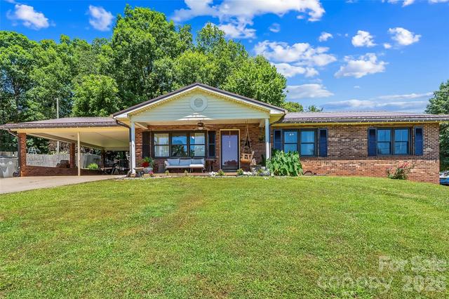 118 Hoover Nw St NW, Lenoir, NC 28645