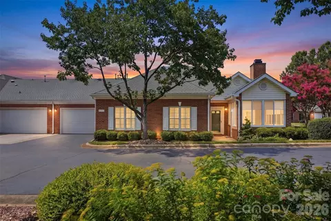 8302 Olde Troon Dr, Charlotte, NC 28277