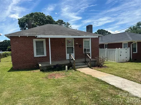 229 Cedar St, Belmont, NC 28012