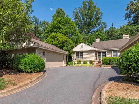 3201 Saint Augustine Pl, Asheville, NC 28805