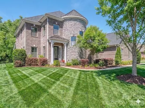 121 Enclave Blvd, Matthews, NC 28104