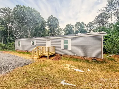2401 Liberty Church Rd, Hickory, NC 28601
