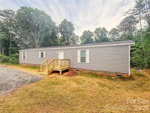 2401 Liberty Church Rd, Hickory, NC 28601