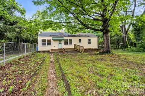 107 Wilshire Dr, Asheville, NC 28806