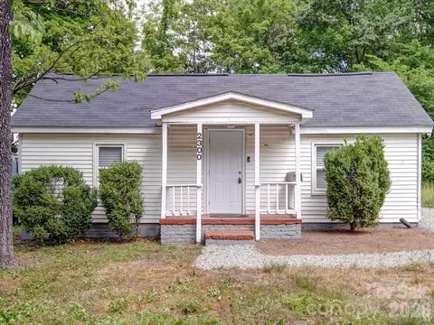 2300 Kennesaw Dr, Charlotte, NC 28216