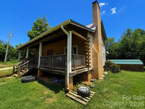 3030 Jones Wade Rd, Hudson, NC 28638
