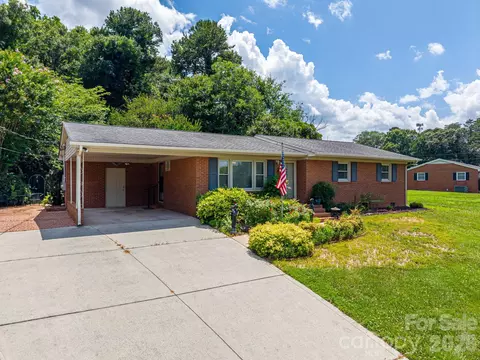 13 Spruce Pine Dr, Belmont, NC 28012
