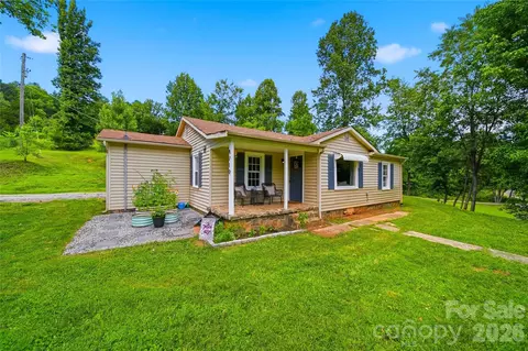4710 Overland Rd, Lenoir, NC 28645
